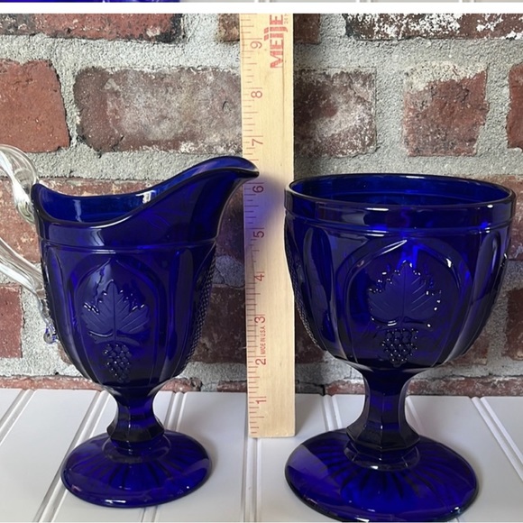 Vintage Metropolitan Museum of Art (MMA) Sugar and Creamer Bowl Grape Cluster - Picture 5 of 11